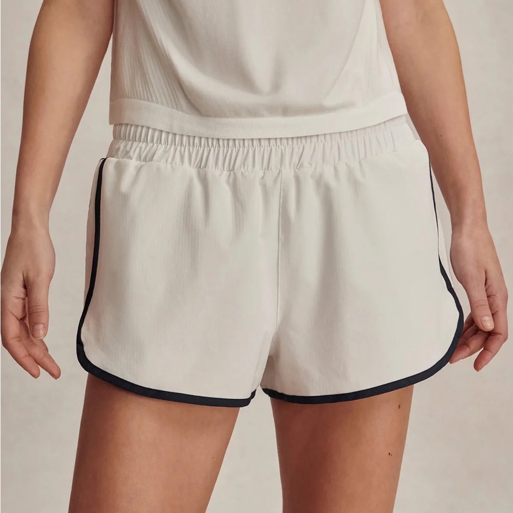 NWT Varley Arlington Running Short 2" Women’s Medium White Ripstop Activewear